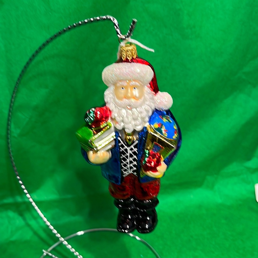 Handmade glass blown pinnacle peak ornament